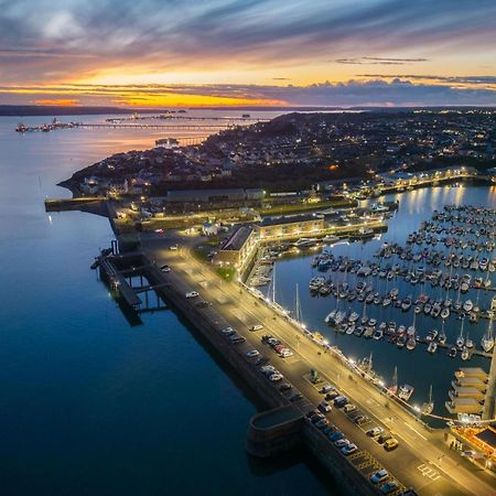 Harbour View - 2 Bedroom Apartment - Милфорд-Хейвен Экстерьер фото
