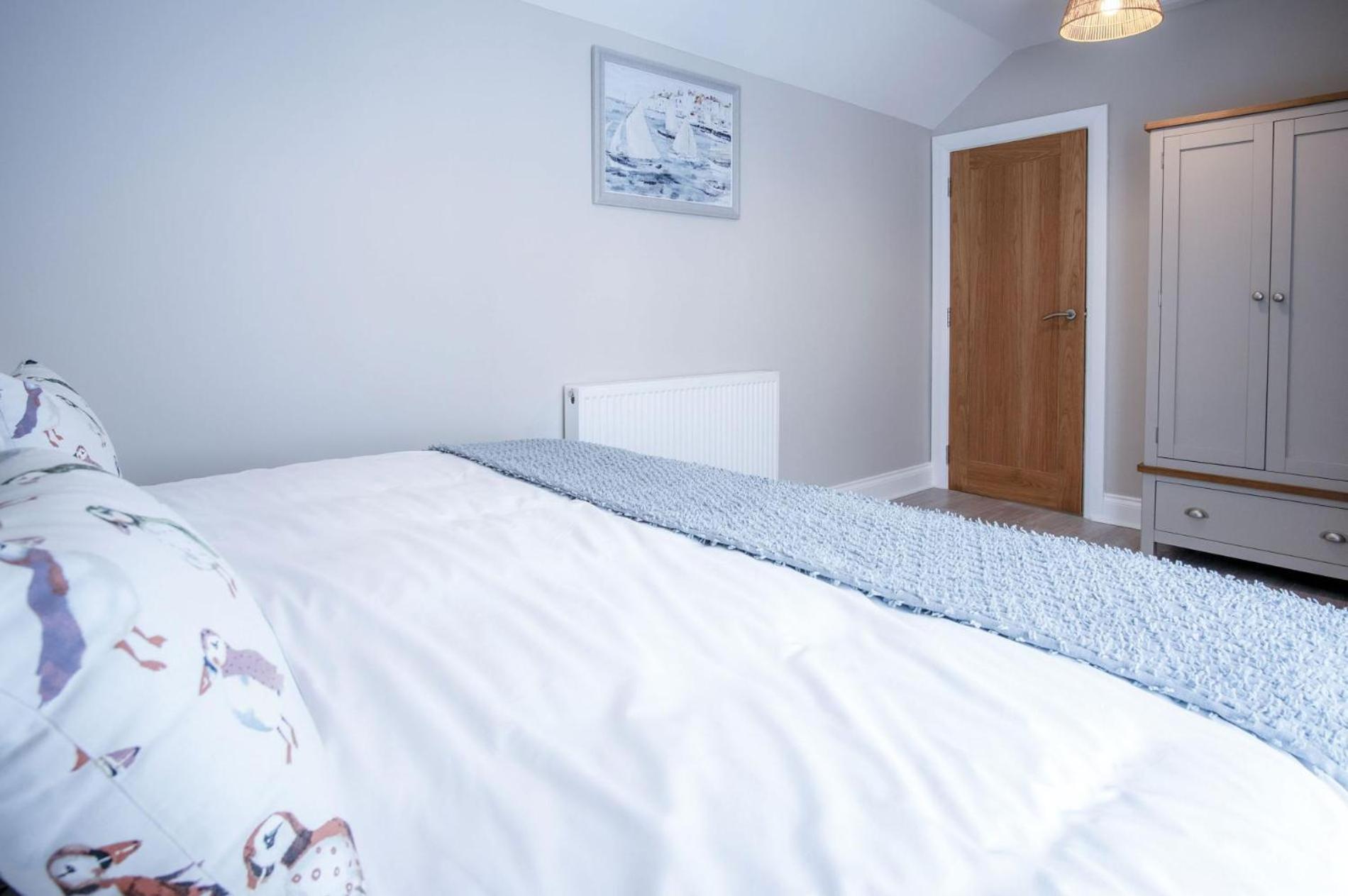 Harbour View - 2 Bedroom Apartment - Милфорд-Хейвен Экстерьер фото